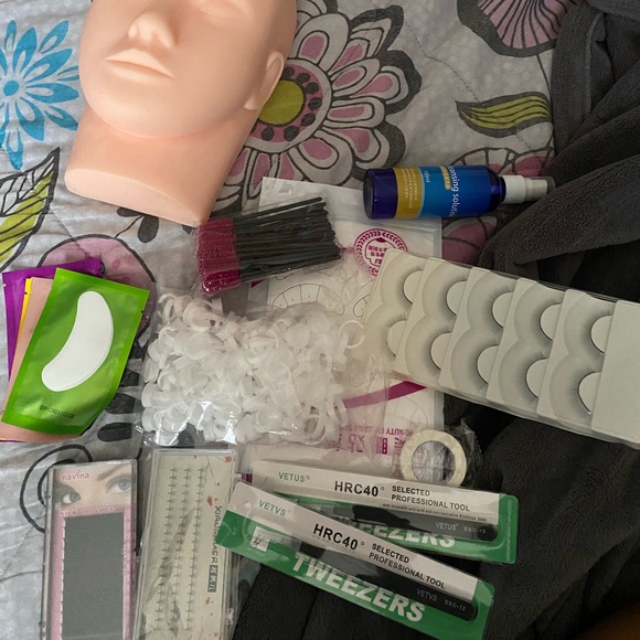 Eyelash extension kit - Picture 1 of 6